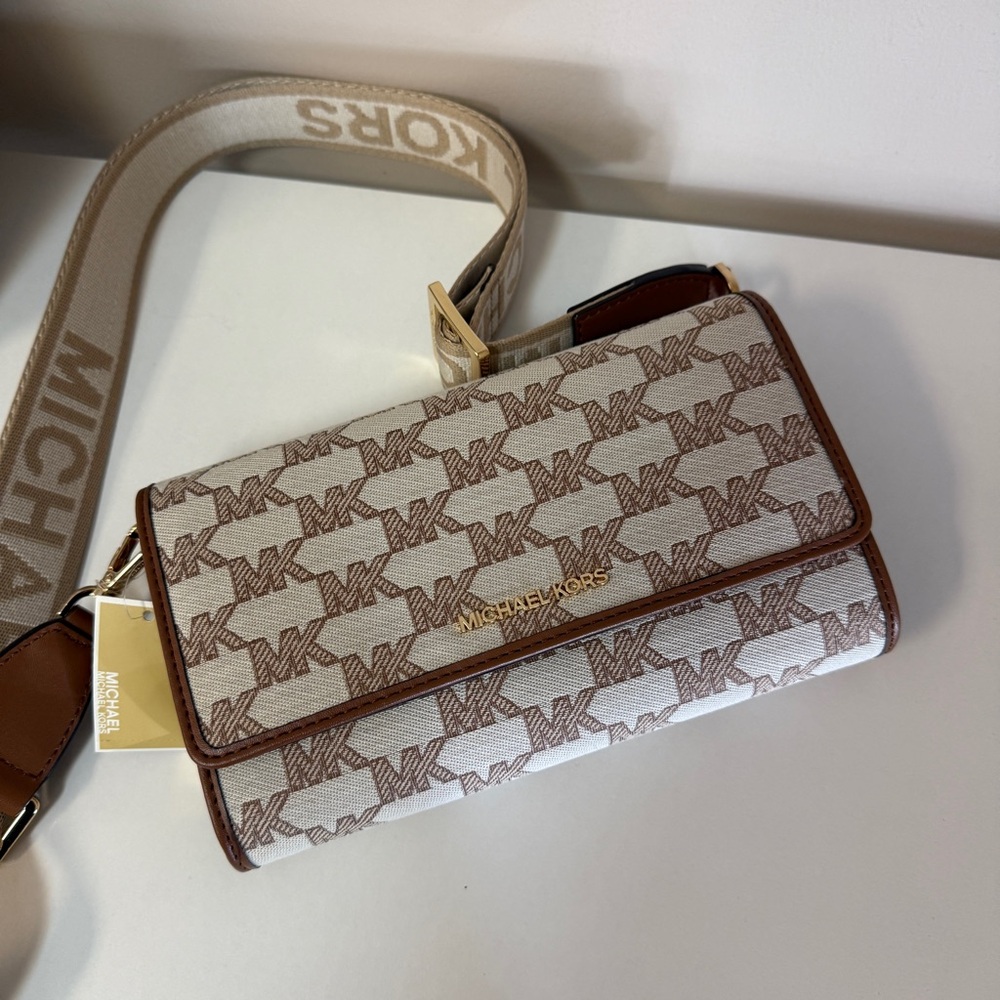 Michael Kors jet set wallet - Picture 3 of 12